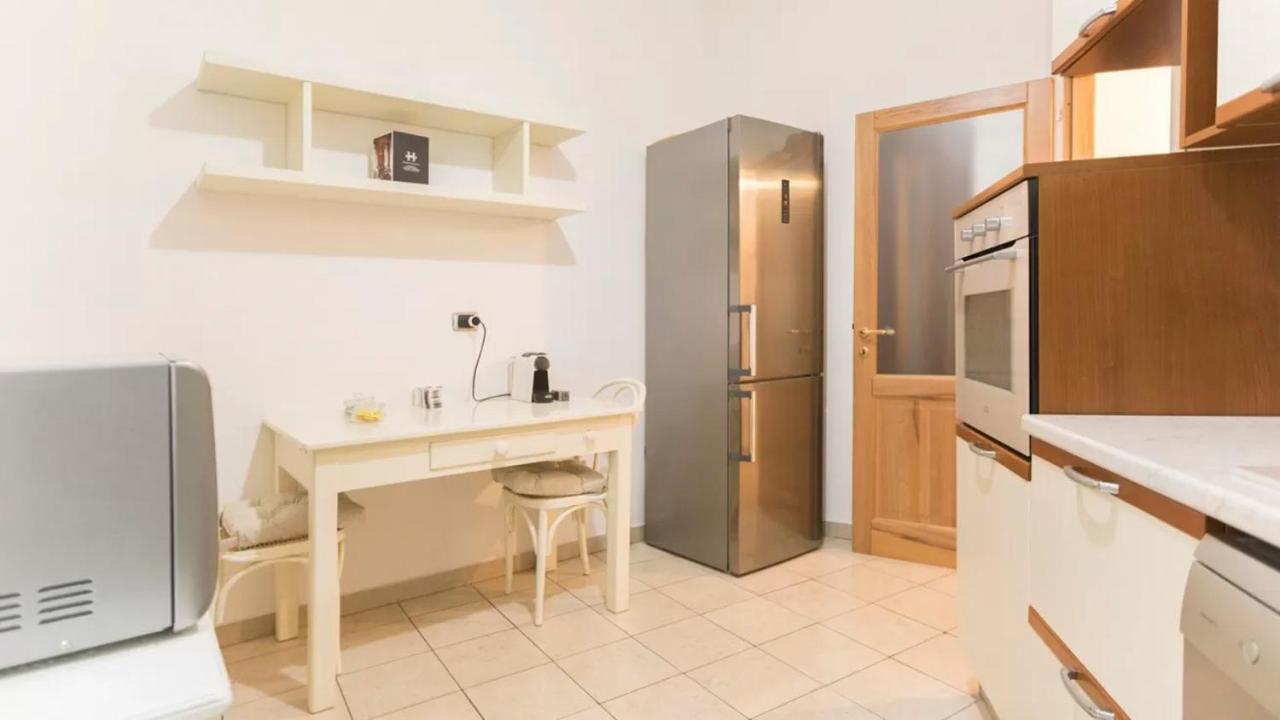 Italianway - Galleria Unione Apartment Милано Екстериор снимка