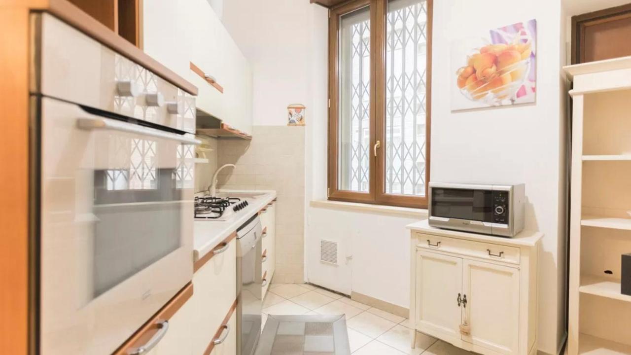 Italianway - Galleria Unione Apartment Милано Екстериор снимка