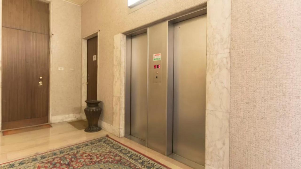 Italianway - Galleria Unione Apartment Милано Екстериор снимка