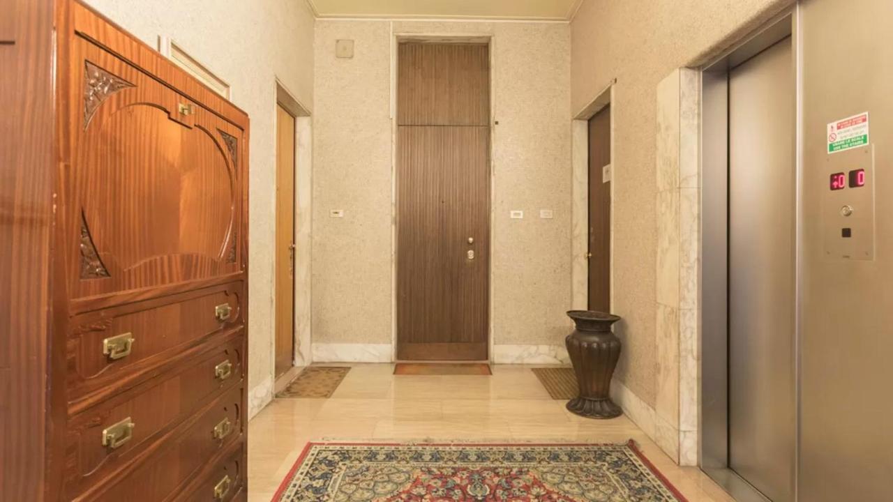 Italianway - Galleria Unione Apartment Милано Екстериор снимка